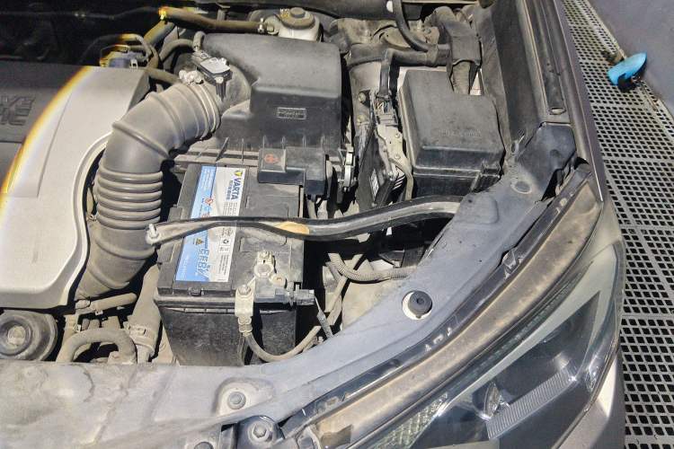 Used Toyota RAV4 2019 2.0L CVT Two-Wheel Drive Pioneer Edition China VI Standard Engine Bay Left