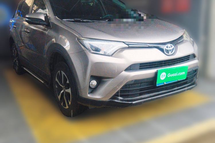 Used Toyota RAV4 2019 2.0L CVT Two-Wheel Drive Pioneer Edition China VI Standard Front Right 45 Deg