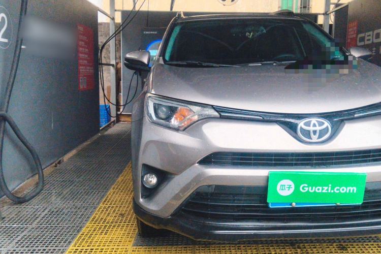 Used Toyota RAV4 2019 2.0L CVT Two-Wheel Drive Pioneer Edition China VI Standard Right Front Headlight