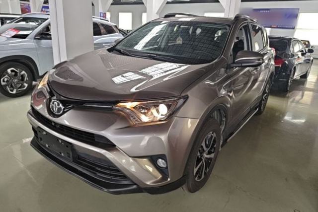 Used Toyota RAV4 2019 2.0L CVT Two-Wheel Drive Luxury Version China VI Standard