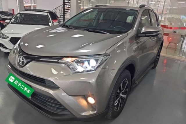 Used Toyota RAV4 2019 2.0L CVT Two-Wheel Drive Pioneer Edition China VI Standard