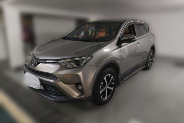 Ojetý Toyota RAV4 2019 2.0L CVT Two-Wheel Drive Pioneer Edition China VI Standard