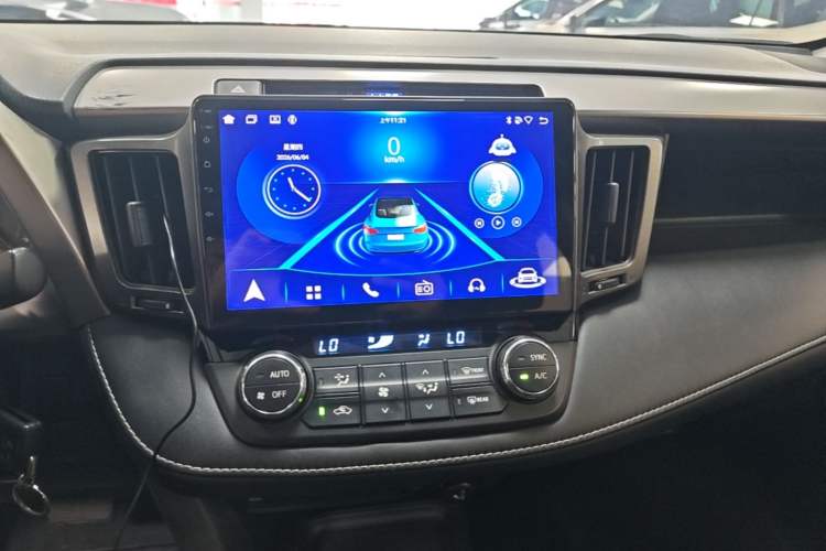 Used Toyota RAV4 2019 2.0L CVT Two-Wheel Drive Pioneer Edition China VI Standard Audio And AC Panel