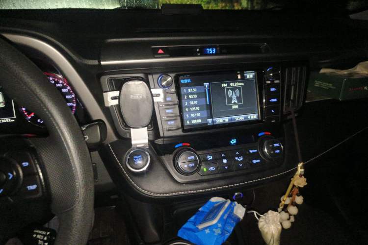 Used Toyota RAV4 2019 2.0L CVT Two-Wheel Drive Fashion X Limited Edition China VI Standard Audio And AC Panel
