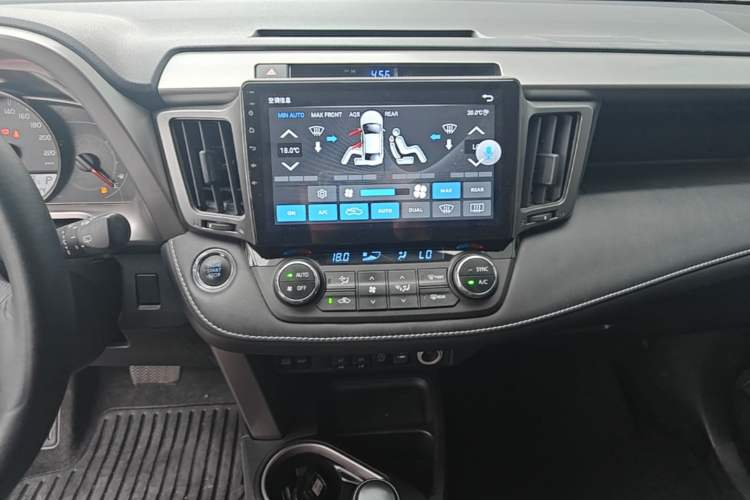 Used Toyota RAV4 2019 2.0L CVT Two-Wheel Drive Comfort Edition China VI Standard Audio And AC Panel