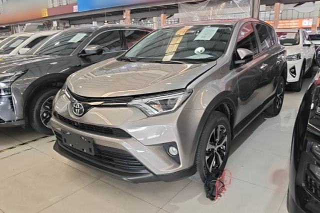 Toyota RAV4 2019 2.0L CVT Two-Wheel Drive Luxury Version China VI Standard usado