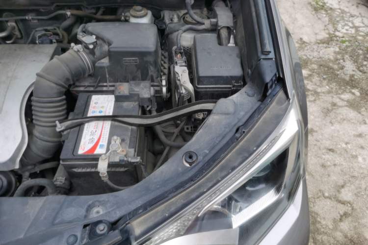 Used Toyota RAV4 2019 2.0L CVT Two-Wheel Drive Urban Edition China VI Standard Engine Bay Left