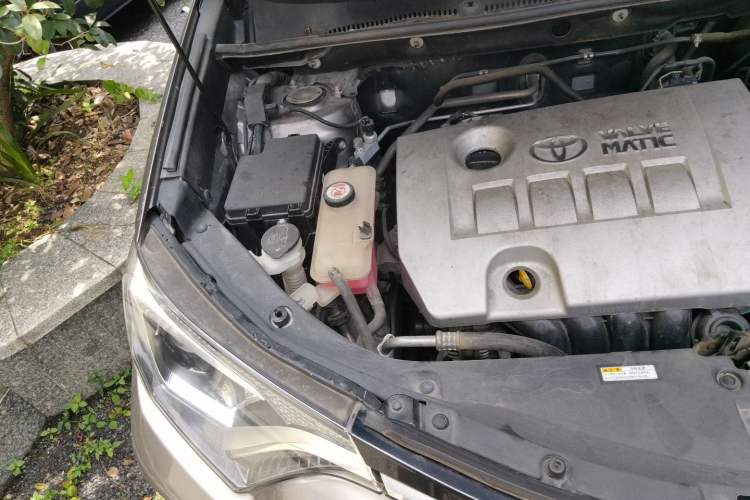 Used Toyota RAV4 2019 2.0L CVT Two-Wheel Drive Pioneer Edition China VI Standard Engine Bay Right