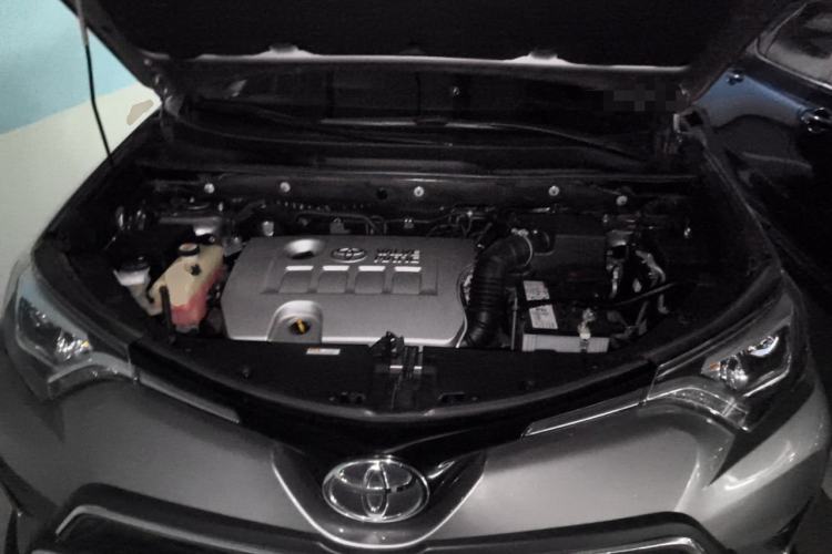 Used Toyota RAV4 2019 2.0L CVT Two-Wheel Drive Fashion X Limited Edition China VI Standard Engine Bay