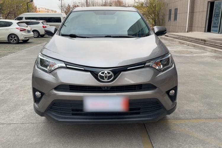 Used Toyota RAV4 2019 2.0L CVT Two-Wheel Drive Pioneer Edition China V Standard Exterior 1