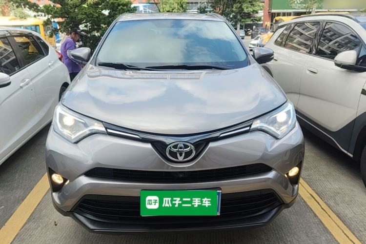 Used Toyota RAV4 2019 2.0L CVT Two-Wheel Drive Luxury Version China VI Standard Front
