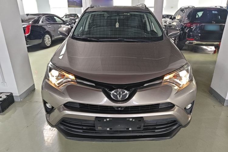 Used Toyota RAV4 2019 2.0L CVT Two-Wheel Drive Luxury Version China VI Standard Front