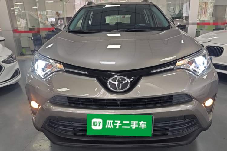 Used Toyota RAV4 2019 2.0L CVT Two-Wheel Drive Pioneer Edition China VI Standard Front