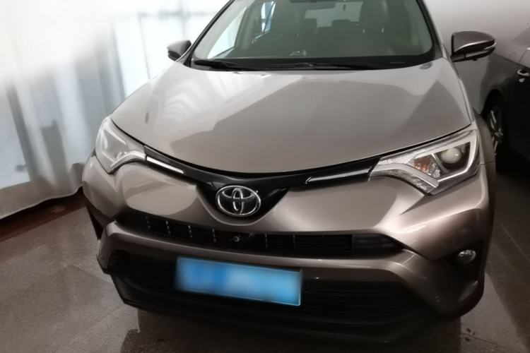 Used Toyota RAV4 2019 2.0L CVT Two-Wheel Drive Luxury Version China VI Standard Front
