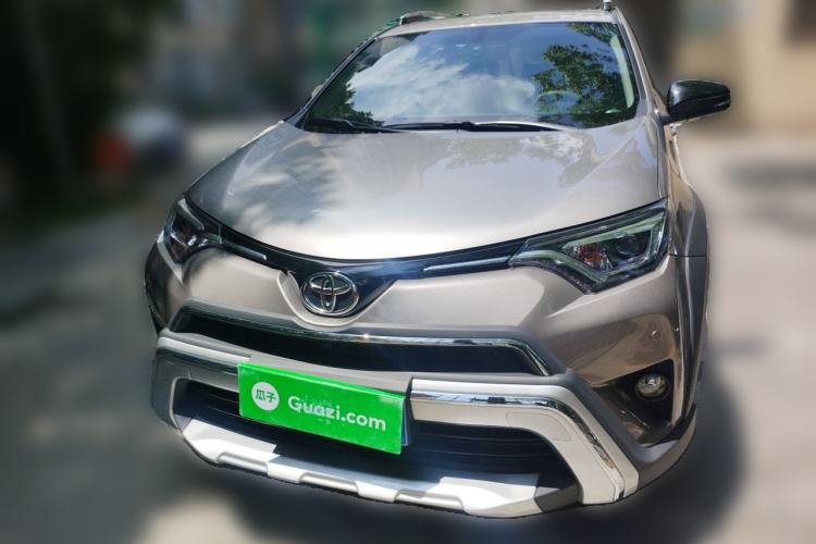 Used Toyota RAV4 2019 2.0L CVT Two-Wheel Drive Fashion X Limited Edition China VI Standard Front