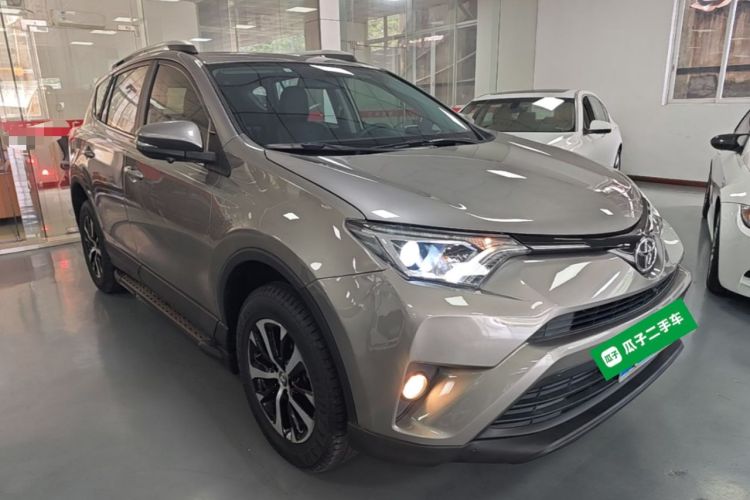 Used Toyota RAV4 2019 2.0L CVT Two-Wheel Drive Pioneer Edition China VI Standard Front Right 45 Deg