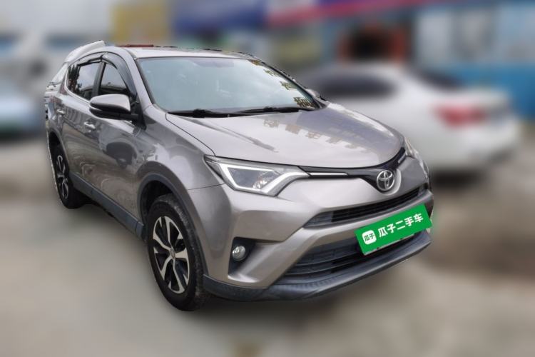 Used Toyota RAV4 2019 2.0L CVT Two-Wheel Drive Urban Edition China VI Standard Front Right 45 Deg