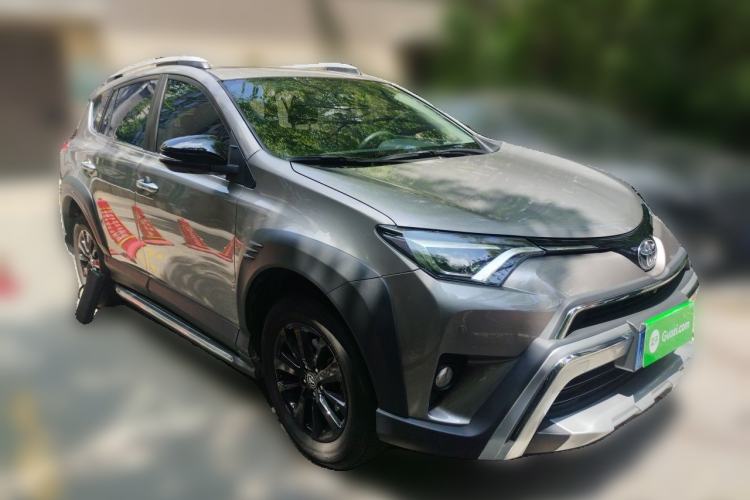 Used Toyota RAV4 2019 2.0L CVT Two-Wheel Drive Fashion X Limited Edition China VI Standard Front Right 45 Deg