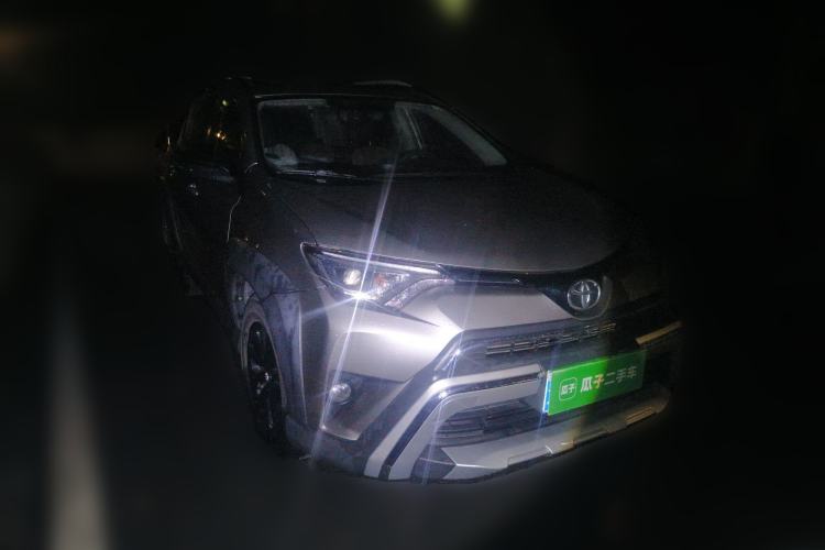 Used Toyota RAV4 2019 2.0L CVT Two-Wheel Drive Fashion X Limited Edition China VI Standard Front Right 45 Deg