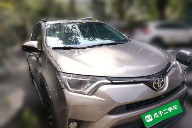 Used Toyota RAV4 2019 2.0L CVT Two-Wheel Drive Pioneer Edition China VI Standard Front Right 45 Deg