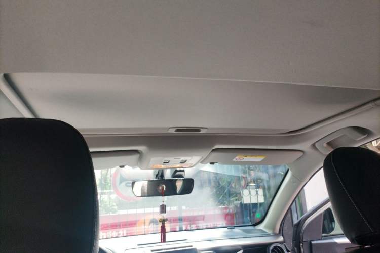 Used Toyota RAV4 2019 2.0L CVT Two-Wheel Drive Fashion X Limited Edition China VI Standard Headliner