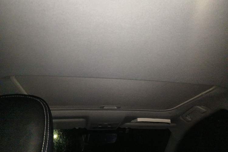 Used Toyota RAV4 2019 2.0L CVT Two-Wheel Drive Fashion X Limited Edition China VI Standard Headliner