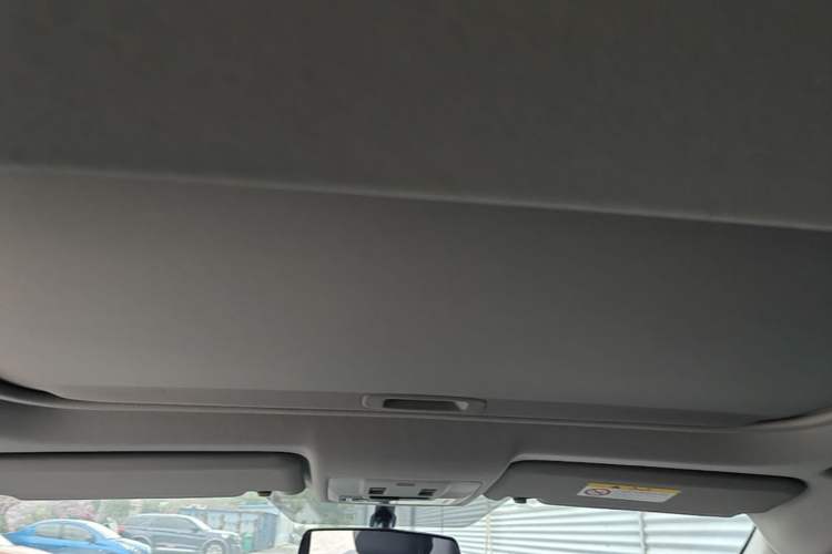 Used Toyota RAV4 2019 2.0L CVT Two-Wheel Drive Comfort Edition China VI Standard Headliner