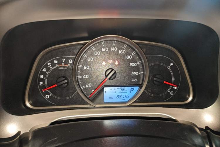 Used Toyota RAV4 2019 2.0L CVT Two-Wheel Drive Luxury Version China VI Standard Instrument Cluster