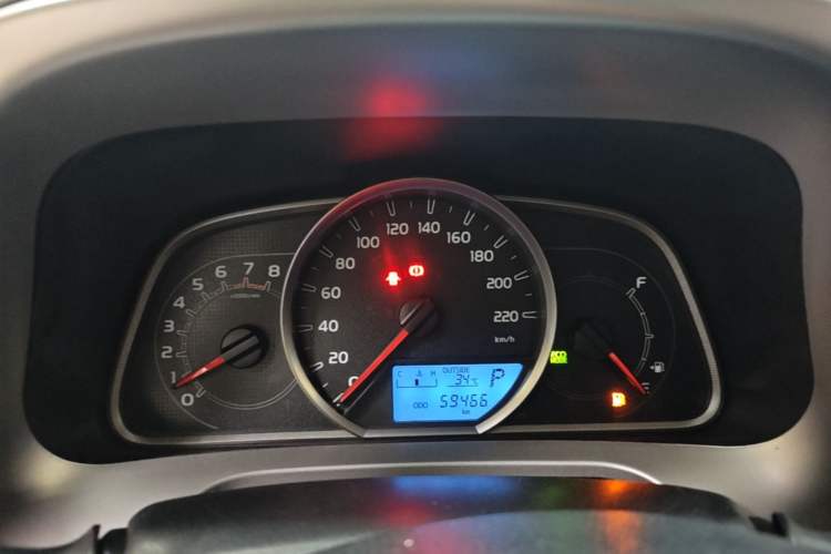 Used Toyota RAV4 2019 2.0L CVT Two-Wheel Drive Pioneer Edition China VI Standard Instrument Cluster