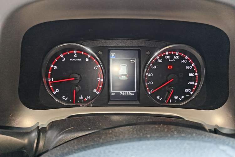 Used Toyota RAV4 2019 2.0L CVT Two-Wheel Drive ZhiShang Version China VI Standard Instrument Cluster