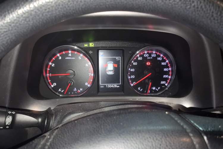 Used Toyota RAV4 2019 2.0L CVT Two-Wheel Drive Fashion X Limited Edition China VI Standard Instrument Cluster