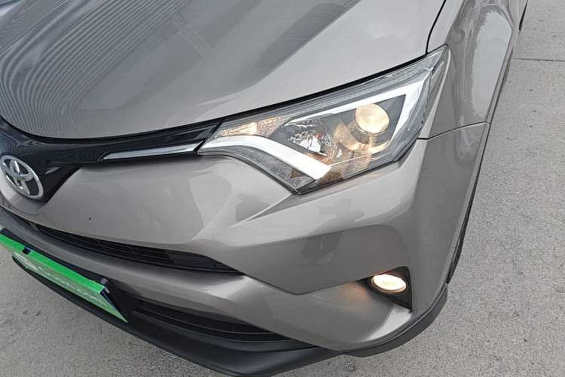 Used Toyota RAV4 2019 2.0L CVT Two-Wheel Drive Comfort Edition China VI Standard Left Front Headlight