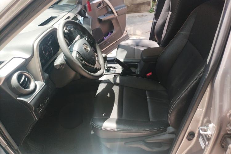Used Toyota RAV4 2019 2.0L CVT Two-Wheel Drive Fashion X Limited Edition China VI Standard Left Front Seat