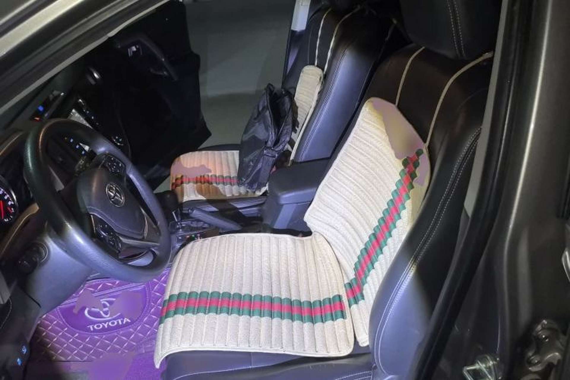 Used Toyota RAV4 2019 2.0L CVT Two-Wheel Drive Fashion X Limited Edition China VI Standard Left Front Seat