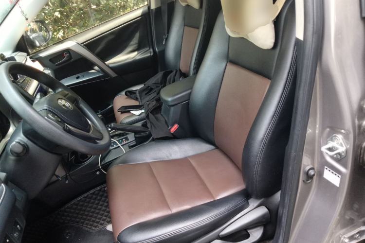 Used Toyota RAV4 2019 2.0L CVT Two-Wheel Drive Pioneer Edition China VI Standard Left Front Seat