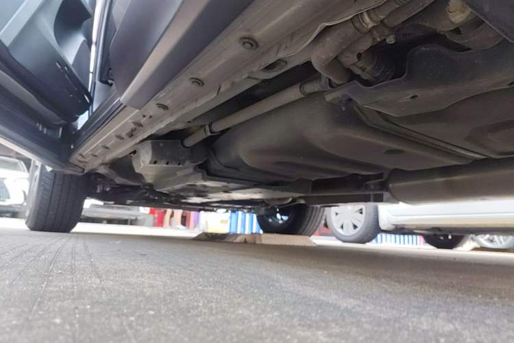 Used Toyota RAV4 2019 2.0L CVT Two-Wheel Drive Luxury Version China VI Standard Left Side Sill