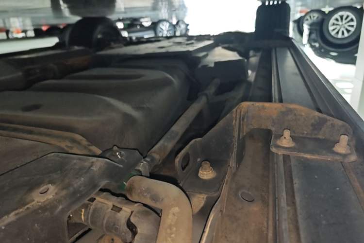 Used Toyota RAV4 2019 2.0L CVT Two-Wheel Drive Pioneer Edition China VI Standard Left Side Sill