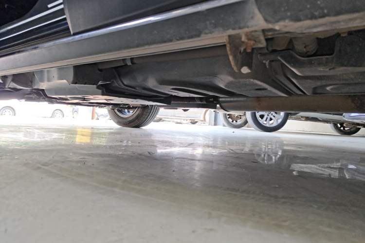 Used Toyota RAV4 2019 2.0L CVT Two-Wheel Drive ZhiShang Version China VI Standard Left Side Sill