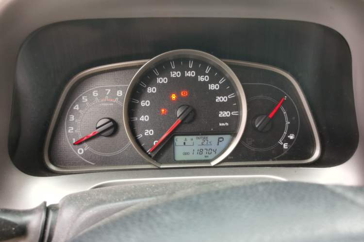 Used Toyota RAV4 2019 2.0L CVT Two-Wheel Drive Urban Edition China VI Standard Odometer Close Up