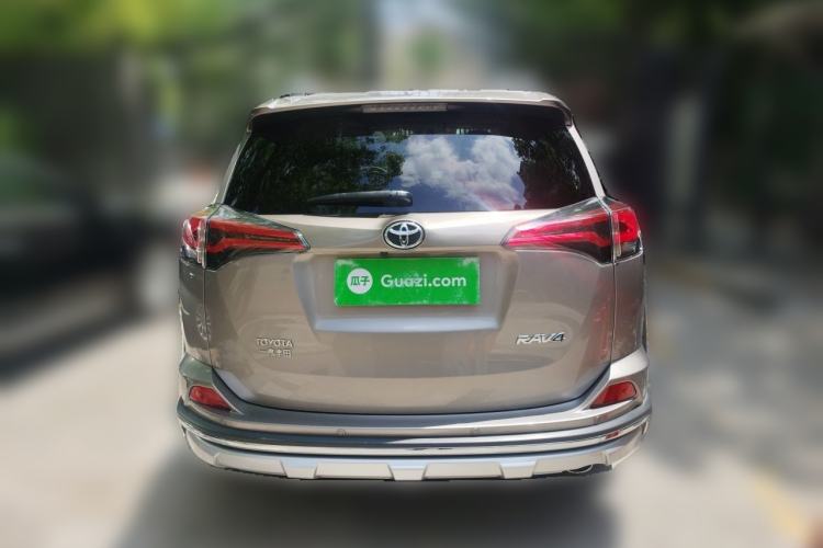 Used Toyota RAV4 2019 2.0L CVT Two-Wheel Drive Fashion X Limited Edition China VI Standard Rear