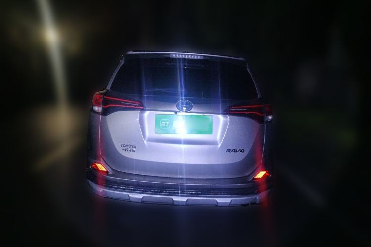 Used Toyota RAV4 2019 2.0L CVT Two-Wheel Drive Fashion X Limited Edition China VI Standard Rear