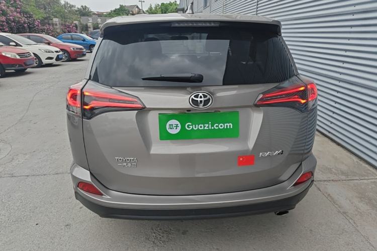 Used Toyota RAV4 2019 2.0L CVT Two-Wheel Drive Comfort Edition China VI Standard Rear