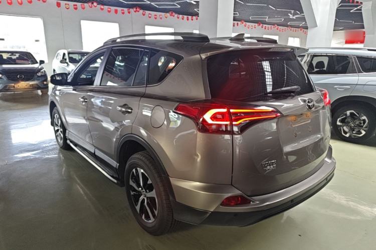 Used Toyota RAV4 2019 2.0L CVT Two-Wheel Drive Luxury Version China VI Standard Rear Left 45 Deg