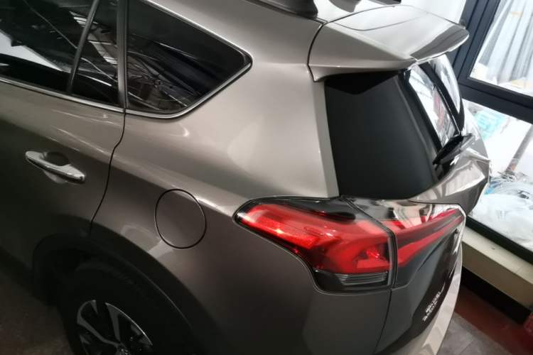 Used Toyota RAV4 2019 2.0L CVT Two-Wheel Drive Luxury Version China VI Standard Rear Left 45 Deg