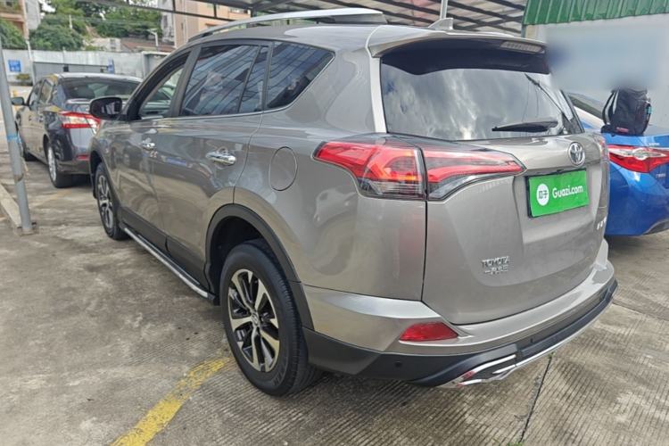 Used Toyota RAV4 2019 2.0L CVT Two-Wheel Drive Luxury Version China VI Standard Rear Left 45 Deg