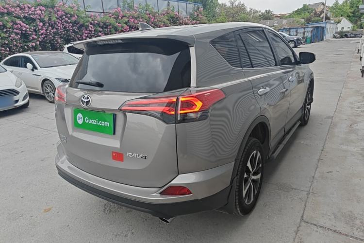 Used Toyota RAV4 2019 2.0L CVT Two-Wheel Drive Comfort Edition China VI Standard Rear Right 45 Deg