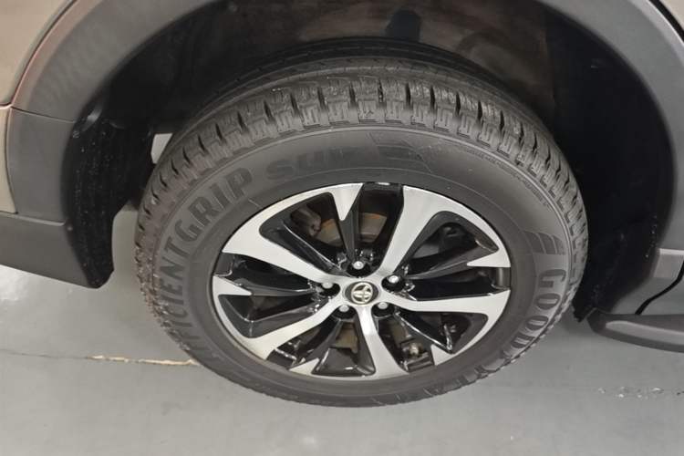 Used Toyota RAV4 2019 2.0L CVT Two-Wheel Drive Pioneer Edition China VI Standard Right Rear Wheel Hub