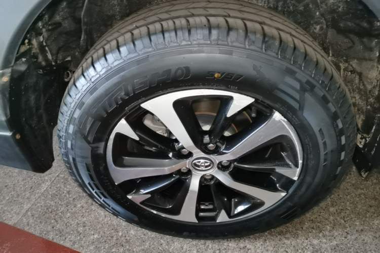 Used Toyota RAV4 2019 2.0L CVT Two-Wheel Drive Luxury Version China VI Standard Right Rear Wheel Hub