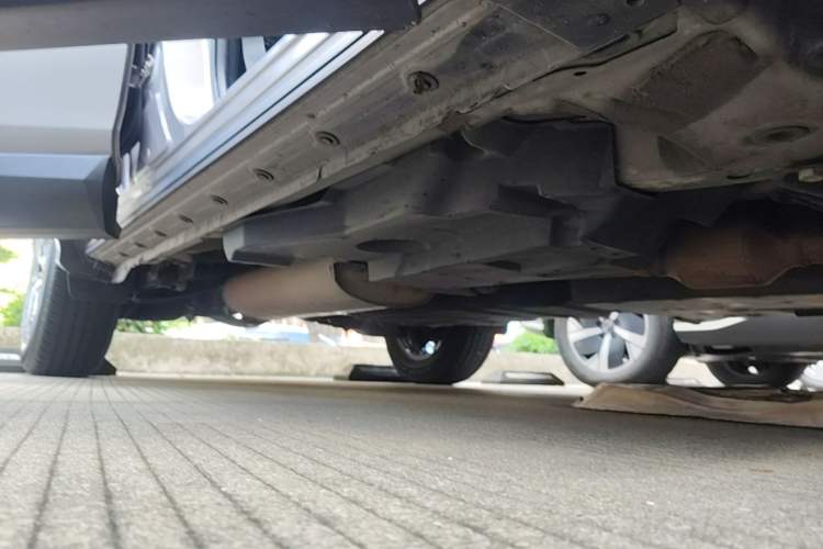 Used Toyota RAV4 2019 2.0L CVT Two-Wheel Drive Luxury Version China VI Standard Right Side Sill