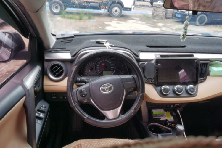Used Toyota RAV4 2019 2.0L CVT Two-Wheel Drive Urban Edition China VI Standard Steering Wheel